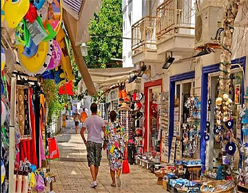 التسوق في بودروم: من الأسواق المحلية إلى المولات الحديثة