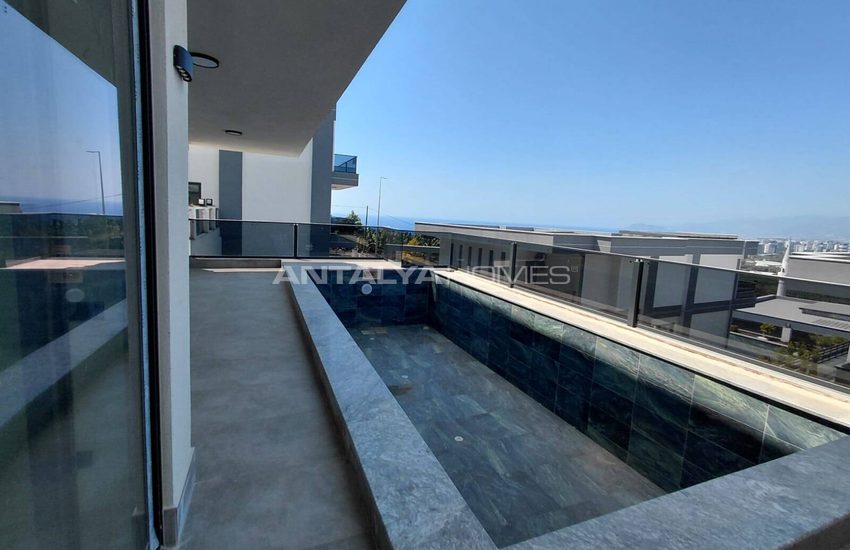 Castle and Sea View Villas with Private Pools in Alanya 17