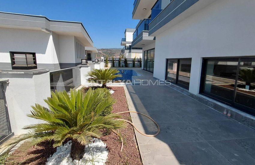 Castle and Sea View Villas with Private Pools in Alanya 10