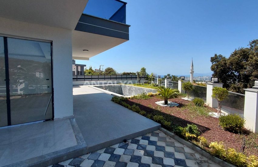Castle and Sea View Villas with Private Pools in Alanya 13