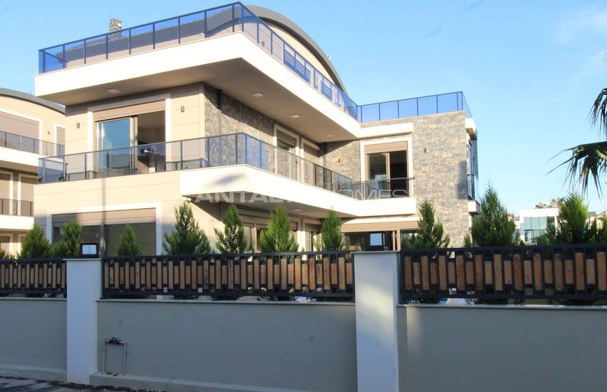 Antalya Belek'te Akıllı Ev Sistemli Modern Geniş Villalar 7
