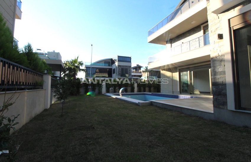 Antalya Belek'te Akıllı Ev Sistemli Modern Geniş Villalar 12