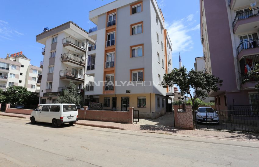 Antalya'da Oturmaya Hazır Uygun Fiyatlı Satılık Daire 1