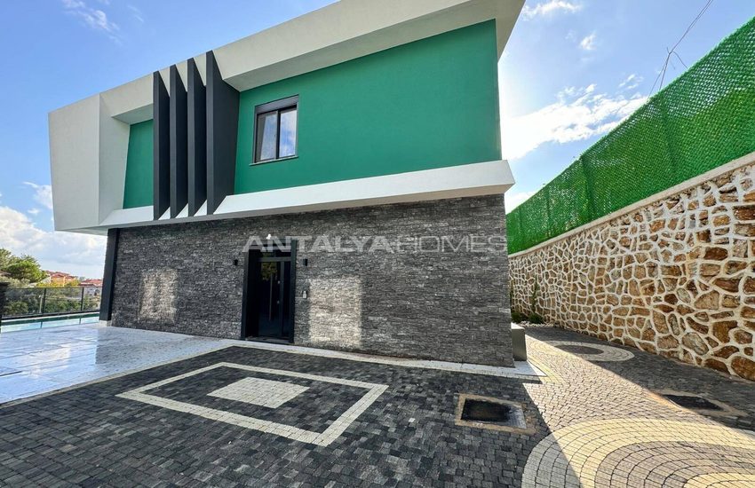 Luxe Villas with Private Gardens and Pools in Alanya 9