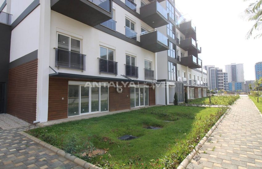 Large Terraced Apartments in Perfect Location in Antalya 6