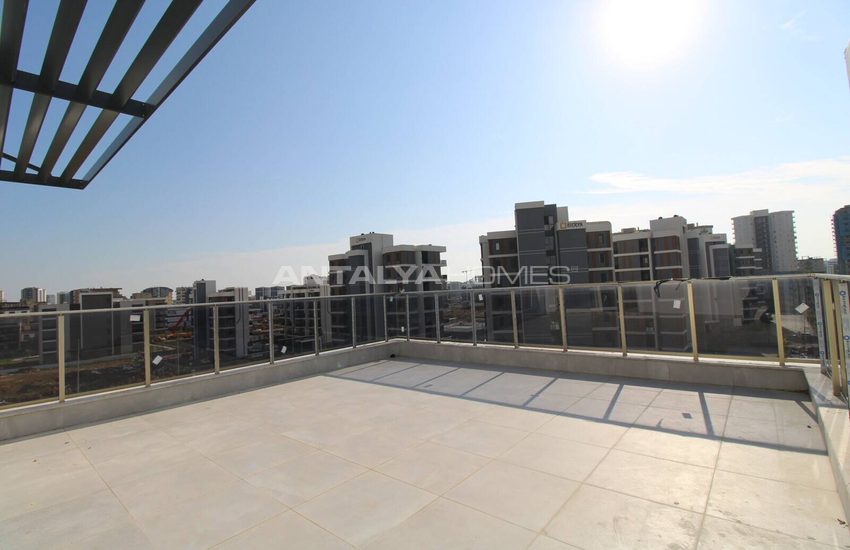 Large Terraced Apartments in Perfect Location in Antalya 13