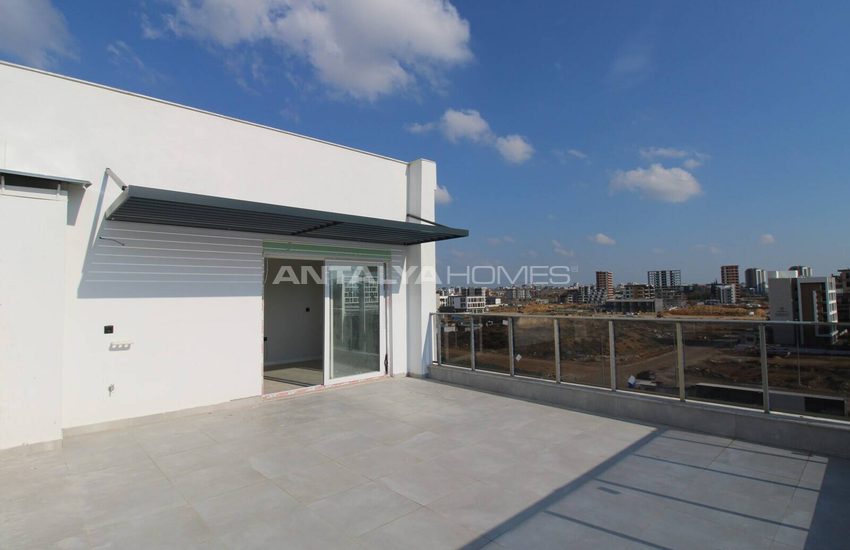 Large Terraced Apartments in Perfect Location in Antalya 12