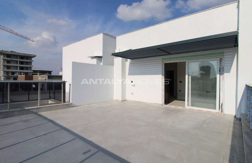 Large Terraced Apartments in Perfect Location in Antalya 11