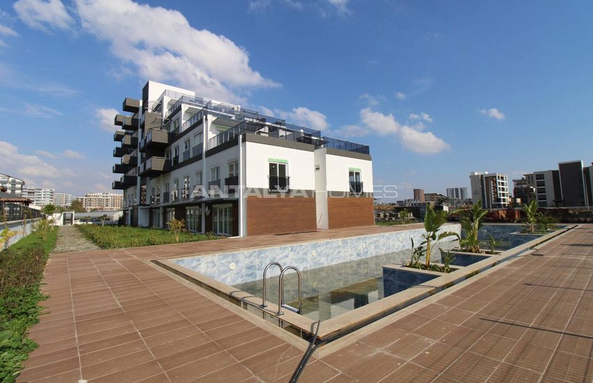Large Terraced Apartments in Perfect Location in Antalya 1
