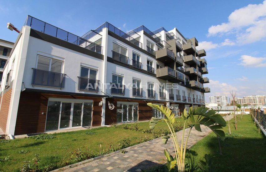 Large Terraced Apartments in Perfect Location in Antalya