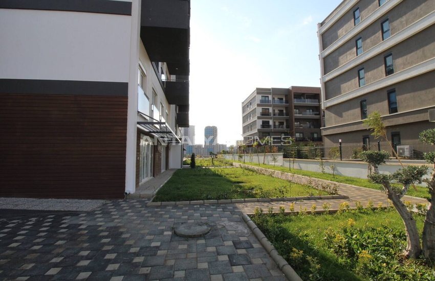 Large Terraced Apartments in Perfect Location in Antalya 8