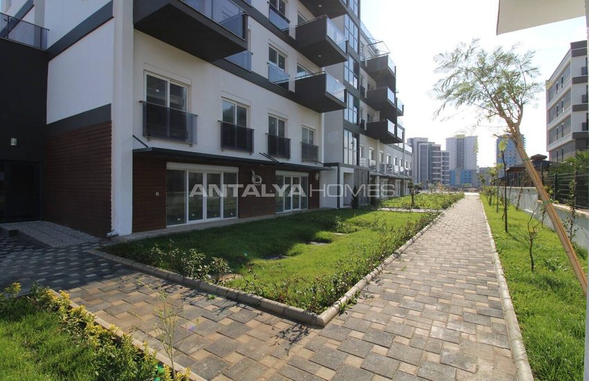 Large Terraced Apartments in Perfect Location in Antalya 7