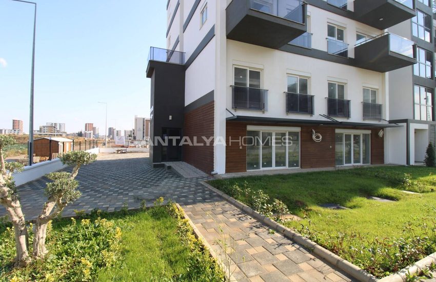 Large Terraced Apartments in Perfect Location in Antalya 4