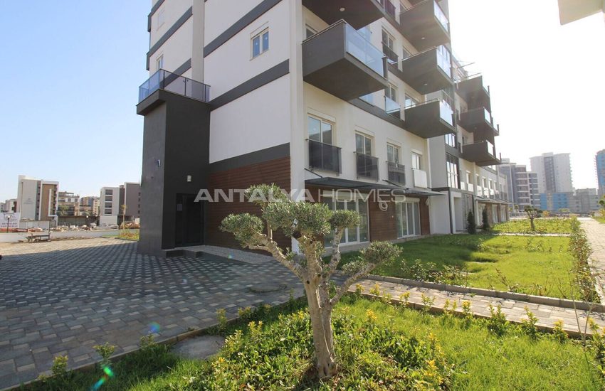 Large Terraced Apartments in Perfect Location in Antalya 5