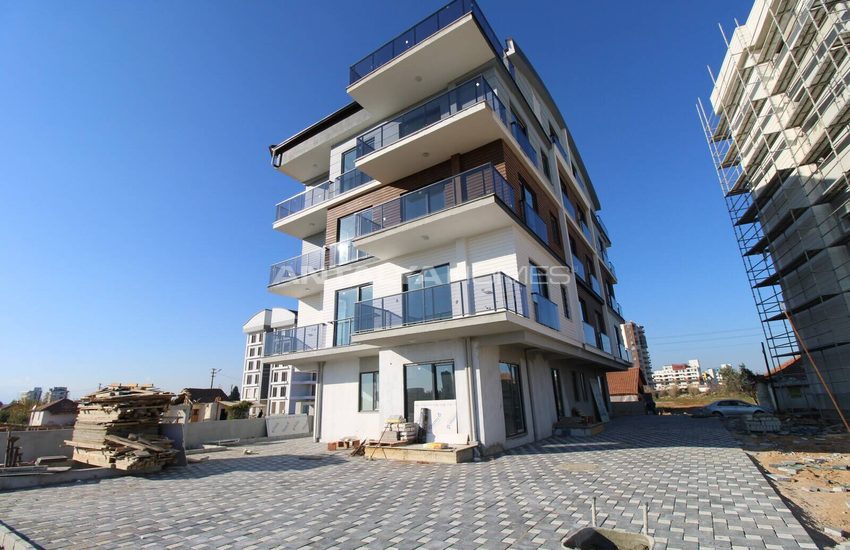 Antalya Altıntaş'ta Büyük Balkonlu ve Kullanışlı Daireler 2