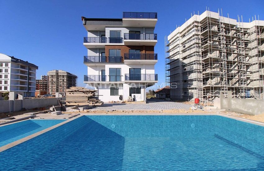 Antalya Altıntaş'ta Büyük Balkonlu ve Kullanışlı Daireler 1