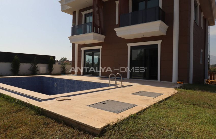 Detached House Close to City Center in Dosemealti Duzlercami 3