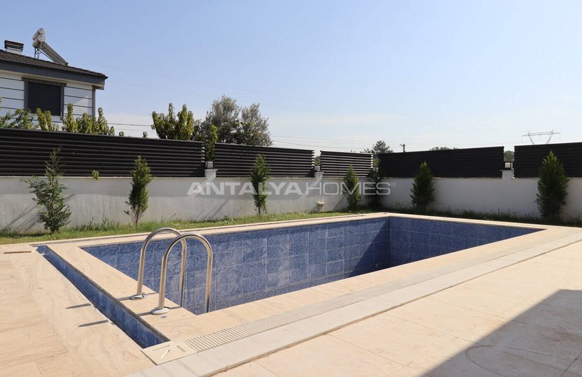 Detached House Close to City Center in Dosemealti Duzlercami 1