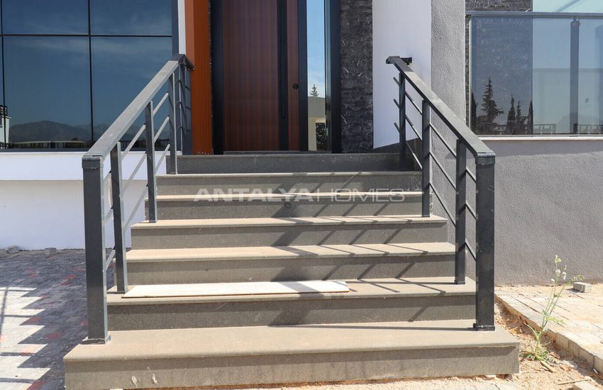 Detached House Close to City Center in Dosemealti Duzlercami 6