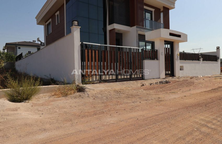 Detached House Close to City Center in Dosemealti Duzlercami 8