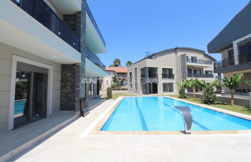 Belek'te Halk Plajına Yakın Havuzlu Sitede Lüks Daireler 9