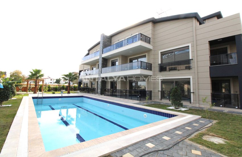 Belek'te Halk Plajına Yakın Havuzlu Sitede Lüks Daireler 2