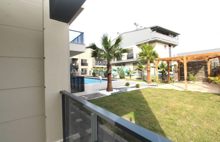 Belek'te Halk Plajına Yakın Havuzlu Sitede Lüks Daireler 16