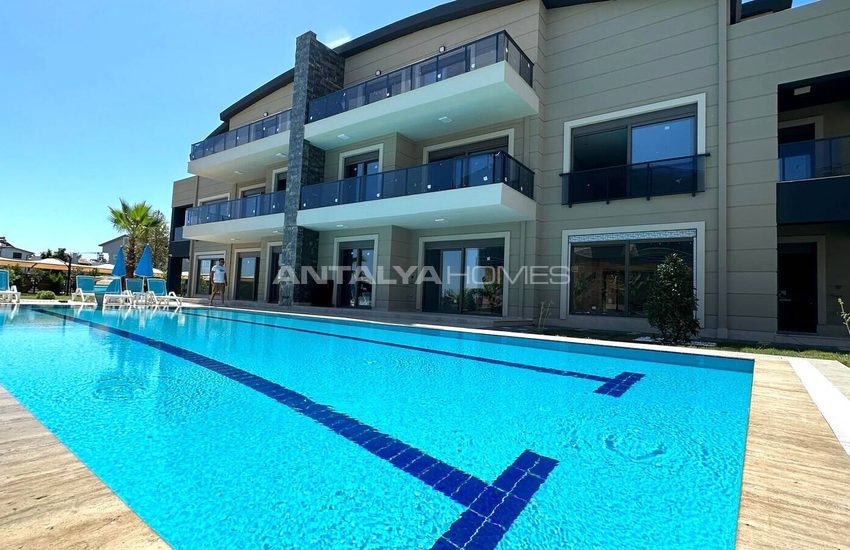 Belek'te Halk Plajına Yakın Havuzlu Sitede Lüks Daireler 5