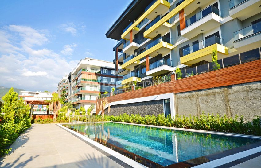 Luxury Real Estate Close to Dim River and Beach in Alanya