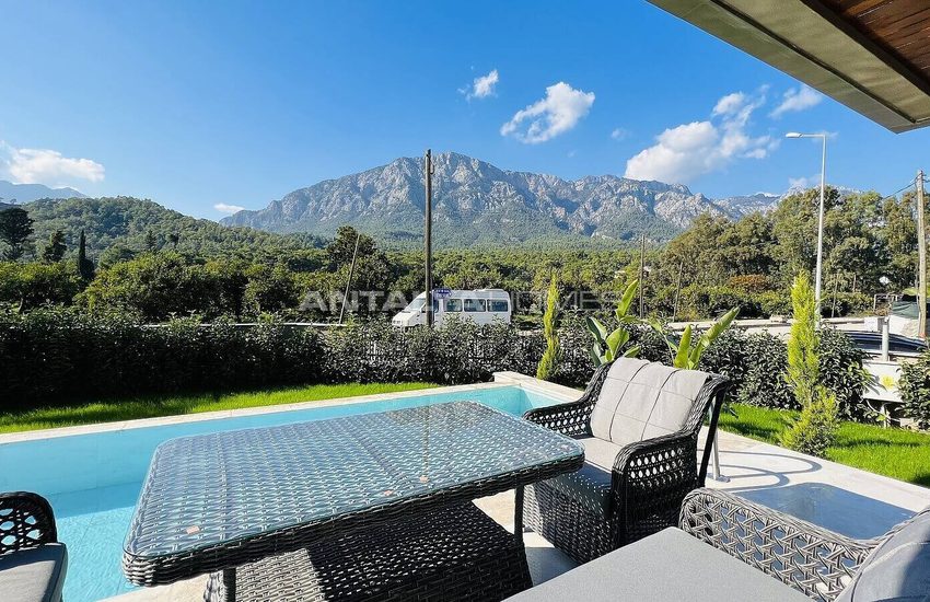 Luxe Villa with Unique Mountain View in Kemer 4