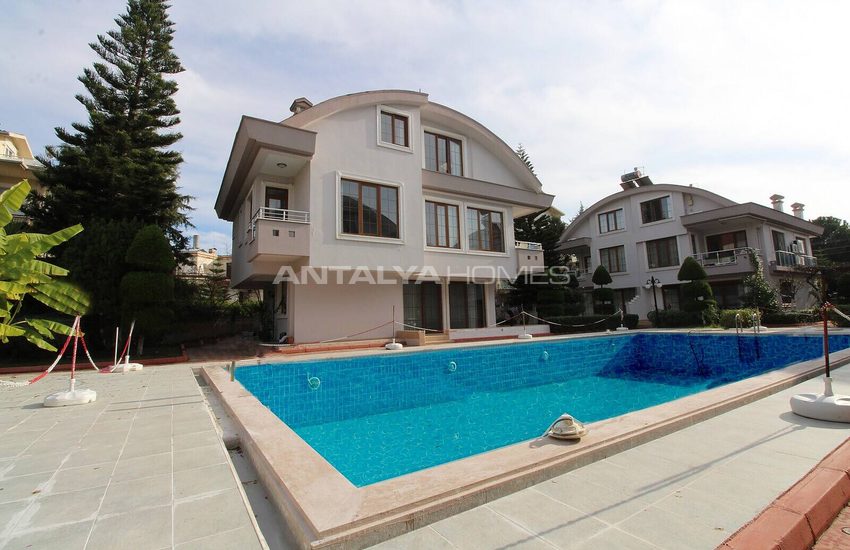 Detached Villa with Communal Pool Close to Beach in Belek