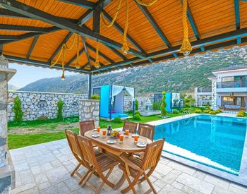 2+1 Voll Möbliertes Haus Auf Großem Grundstück In Kas Kalkan 1