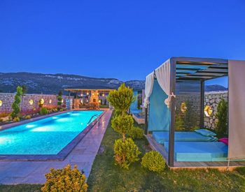 2+1 Voll Möbliertes Haus Auf Großem Grundstück In Kas Kalkan 2