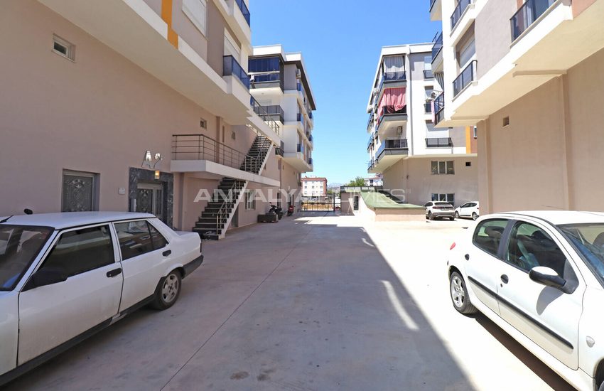 Affordable Flat in Antalya Kepez in a Complex with Parking Lot 8