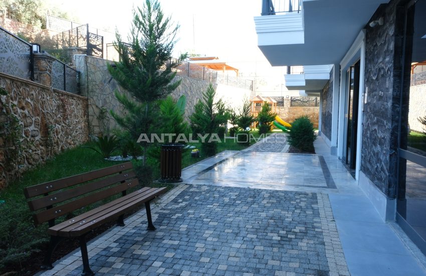 Alanya Oba'da Doğa İle İç İçe Havuzlu Sitede Daireler 2