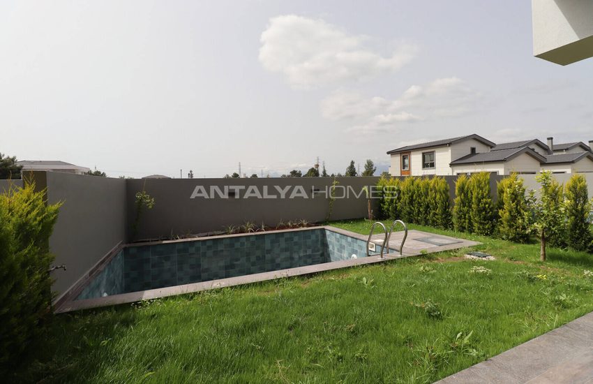 Antalya Döşemealtı'nda Ana Yola Yakın Yarı Müstakil Villalar 6