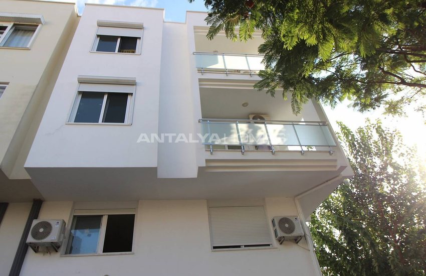 Gebouw In Belek Centrum Met Een Winkel En 4 Appartementen 2