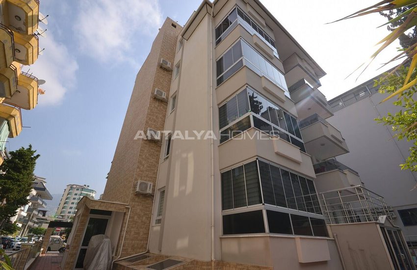 Investment Property at an Advantageous Location in Alanya 11