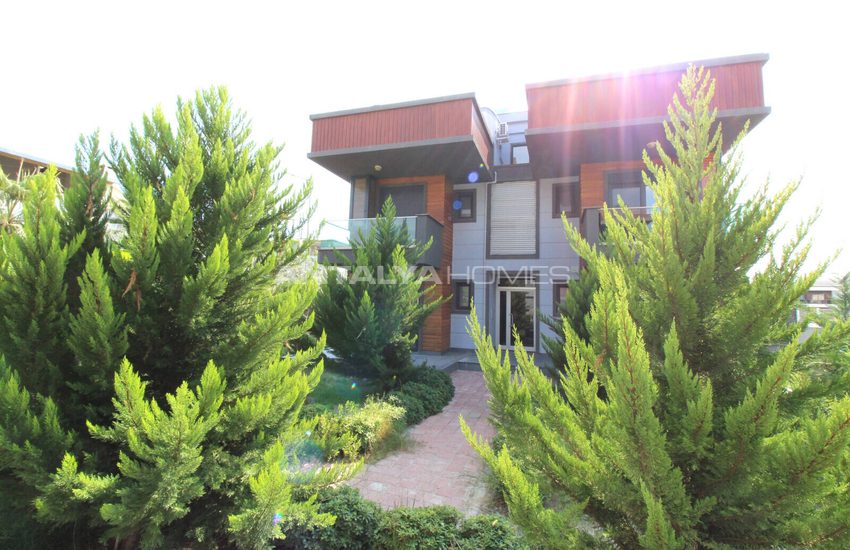 Investment Property in Complex with Pool in Antalya Kadriye 1
