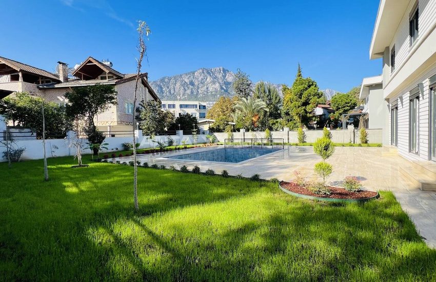 Detached Villa with a Private Pool in Kemer Center 7