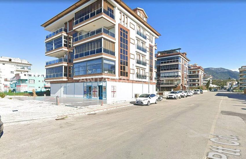 Geräumige Gewerbeeinheit Am Strand Mit Mietgarantie In Alanya 1