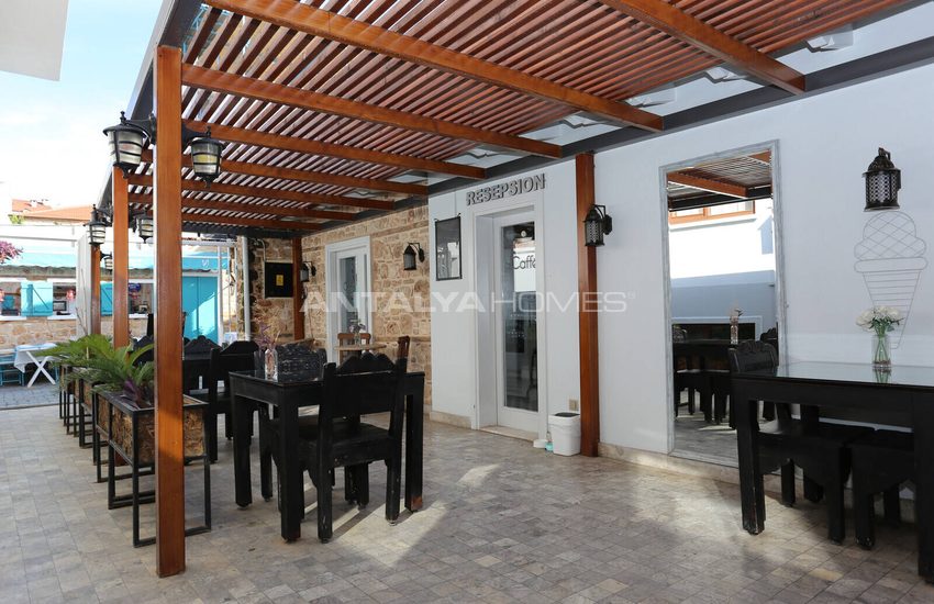 Boutique Hotel with 21 Rooms and Cafe in Old Town in Antalya 16