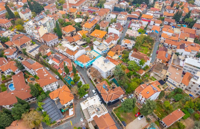 Boutique Hotel with 21 Rooms and Cafe in Old Town in Antalya 8