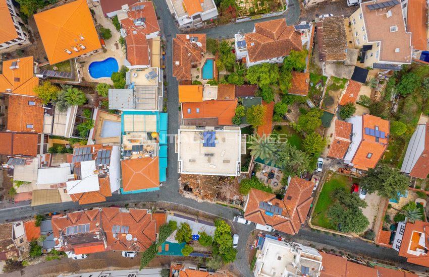 Boutique Hotel with 21 Rooms and Cafe in Old Town in Antalya 7
