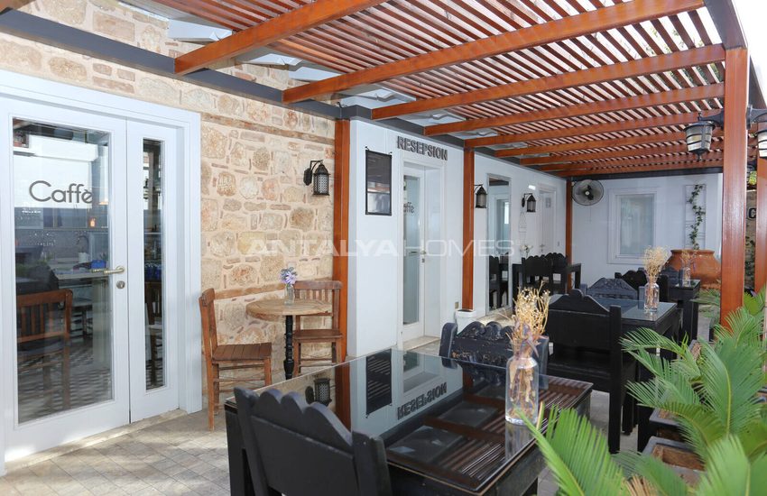 Boutique Hotel with 21 Rooms and Cafe in Old Town in Antalya 15