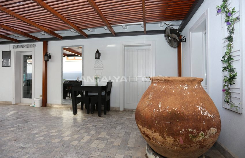 Boutique Hotel with 21 Rooms and Cafe in Old Town in Antalya 17