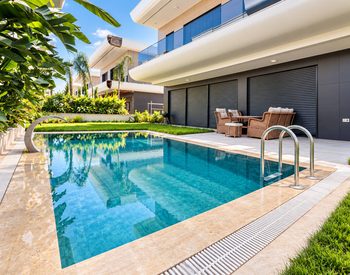 Detached Villas with Stylish Design in Antalya Muratpasa 1