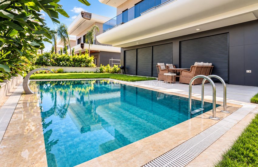 Detached Villas with Stylish Design in Antalya Muratpasa 1
