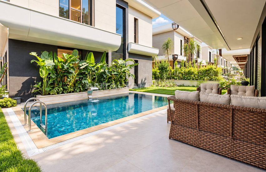 Detached Villas with Stylish Design in Antalya Muratpasa 3