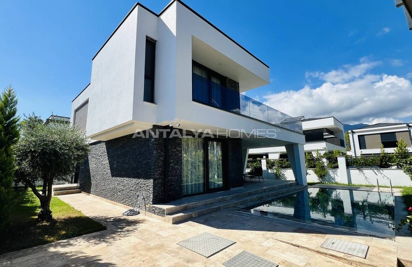 4-bedroom Detached Villa in Kemer Antalya 1